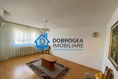 Apartament cu 3 camere decomandat, mobilat în C5 - 2