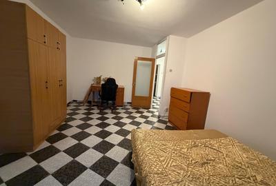 Garsonieră decomandată, mobilată în P-ța Muncii - 3