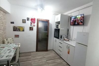Apartament cu 2 camere decomandat în Micro 3 - 8