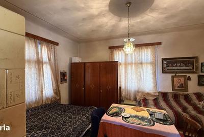 Casă cu 4 camere cu Teren 373 Mp în Central - 3