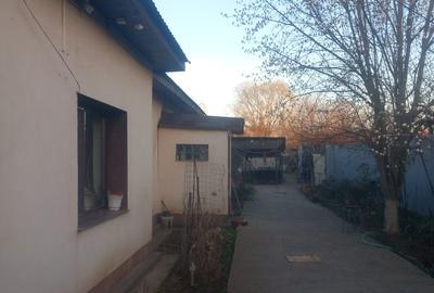 Casă cu 4 camere în Central - 1