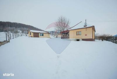 Casă cu 4 camere cu Teren 2000 Mp în Bratca - 1