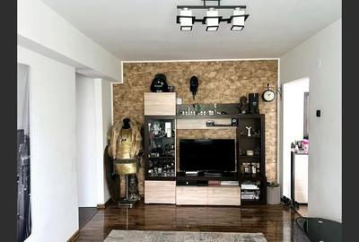 Apartament Ploiești, zona Centrala : 45m², 2 camere - 8