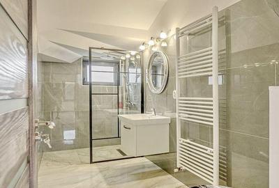 Zona Linistita Structura Generoasa - 6