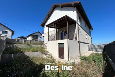 Casă cu 4 camere cu Canalizare în Valea Lupului