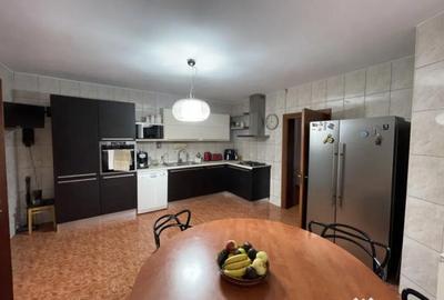 Casă cu 9 camere cu Canalizare în Drumul Taberei - 14