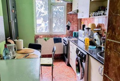 Apartament cu 3 camere decomandat în Berceni - 2