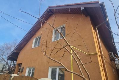 Casă cu 4 camere în Central - 2