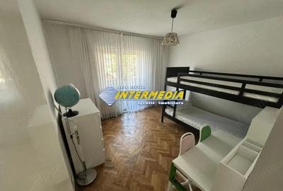 Apartament cu 4 camere decomandat în Cetate - 4