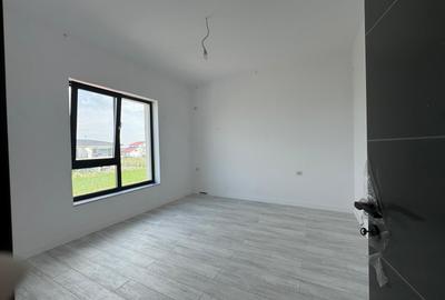 Casă de vânzare | Teren 350 mp | 4 camere | Dormitor cu baie poprie | - 5
