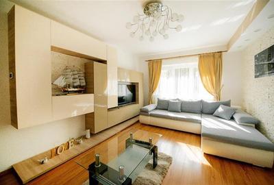 Apartament luminos cu 2 camere decomandate  zona  Rasnov - 1