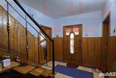 Casă cu 6 camere cu Teren 400 Mp în Central