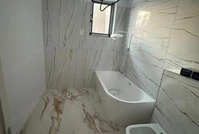 Casă cu 5 camere cu Teren 500 Mp în Central