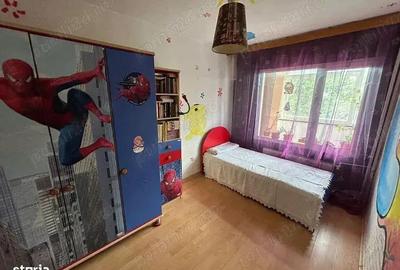 De vanzare Apartament 4 camere LUJERULUI - 1