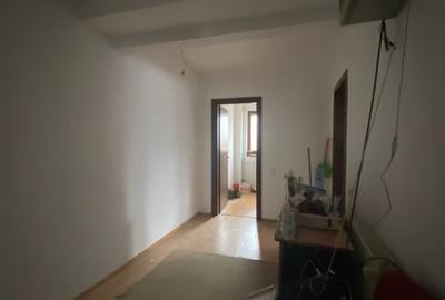Birou, de 52 mp, în Central - 2