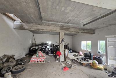 Casă cu 4 camere în Central - 2