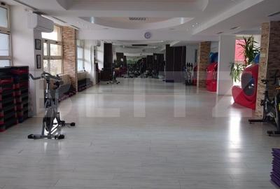 Spatiu comercial de vanzare, 290 mp, zona Micro 3 - 13