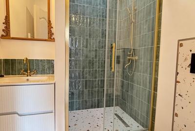 Apartament cu 5 camere semidecomandat, mobilat în P-ța Universității - 7