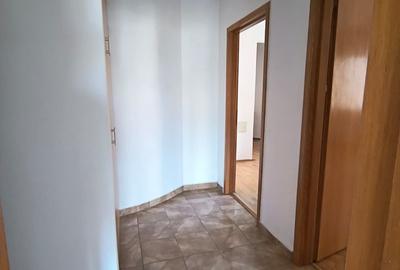 Apartament cu 4 camere semidecomandat în P-ța Romană - 12