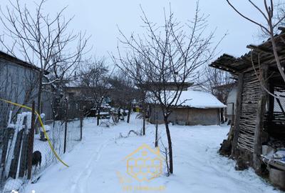Teren de 1451 mp, în Podari - 2