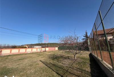 Teren de 1729 mp, în Central - 4