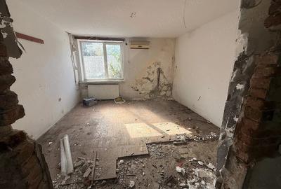 Casă cu Teren 251 Mp în Petricani