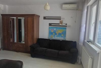 Garsonieră decomandată în 1 Decembrie - 2