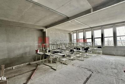 Spațiu comercial, de 3,750 mp, în Central - 13