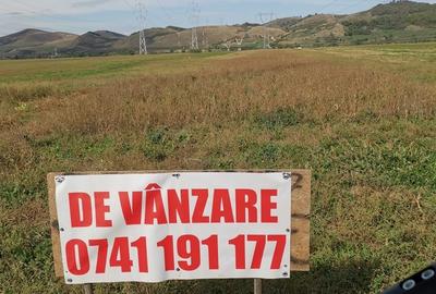 Teren de 10800 mp, în Central