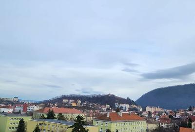 Apartament cu 3 camere decomandat, mobilat în Central - 2