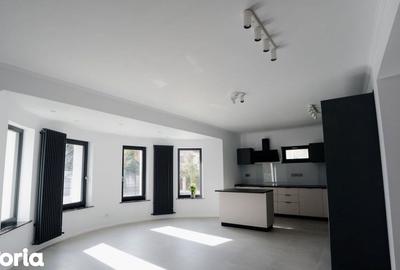 Casă cu 6 camere cu Teren 1000 Mp în Băneasa - 11