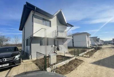 Casă cu 4 camere cu Canalizare în Snagov - 2