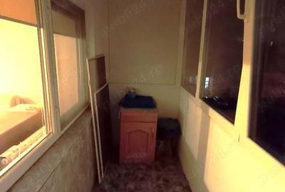 Garsonieră decomandată în Decebal - 3