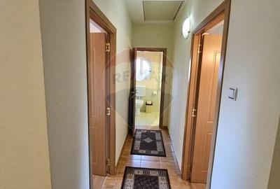 Casă cu 13 camere cu Teren 600 Mp în Voineasa - 44