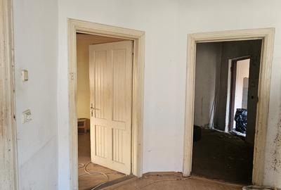 Casa tip langa  Maternitatea Giulesti - Regie - 10