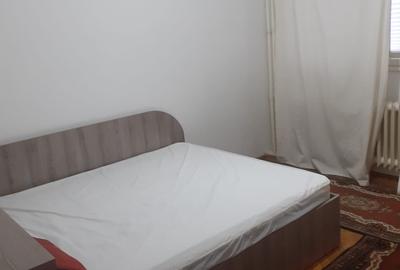 Apartament cu 3 camere semidecomandat, mobilat în Obor