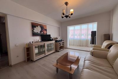Apartament cu 2 camere decomandat în Decebal