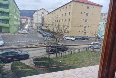 Inchiriez camera de camin cu bucatarie si baie - 3