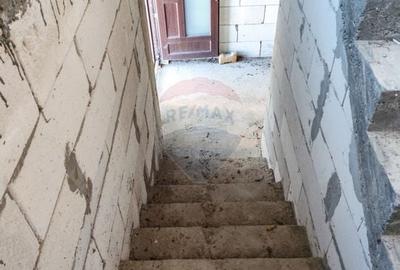 Casa / Vila cu 4 camere de vanzare /zona Baltag - 14