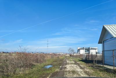 Teren Construcții intravilan de 530 mp, în Vest - 2