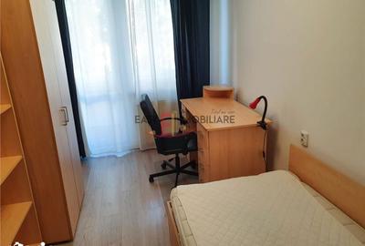 Apartament cu 4 camere în 22 Decembrie 1989 - 2