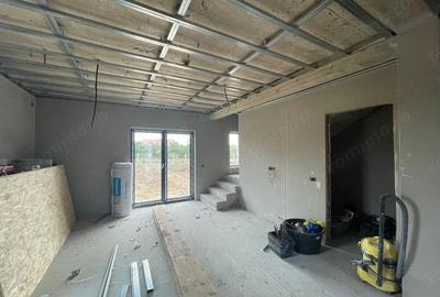 Casă cu 3 camere cu Teren 340 Mp în Urseni - 10