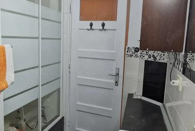 Proprietar- Apartament 2 cam de inchiriat- 2 locuri de parcare gratuite - 3