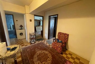 Apartament cu 3 camere decomandat în Sărari - 8