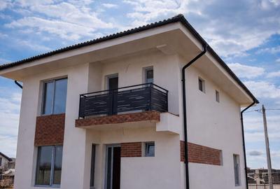 Casă individuală cu 4 camere cu Canalizare în Dragomirești-Deal - 8