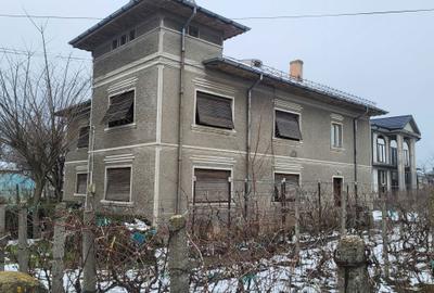 Casă cu 4 camere în Central - 1