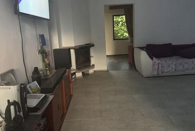 Casă cu 4 camere cu Teren 1700 Mp în Exterior Vest - 4