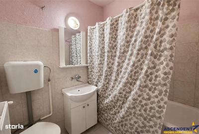 Spațiu comercial, de 270 mp, în Central - 13