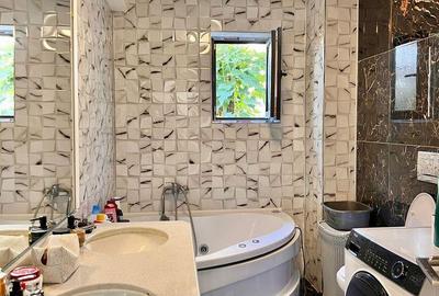 Casă cu 4 camere cu Canalizare în Central - 12