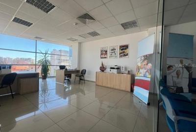 Spațiu comercial, de 241 mp, în Central - 11